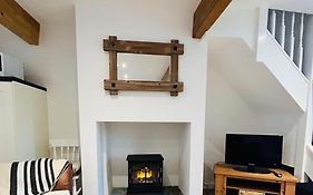 Cozy Cottage In Mytholmroyd Nr Hebden Bridge
